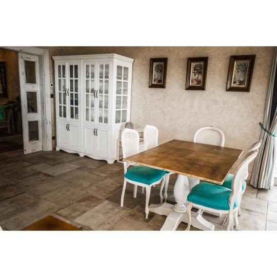 mediterran lakberendezes rusztikus country provence szalloda kastely szek butor egyedi gyartas feher szek talaloszekreny burkolatok.jpg